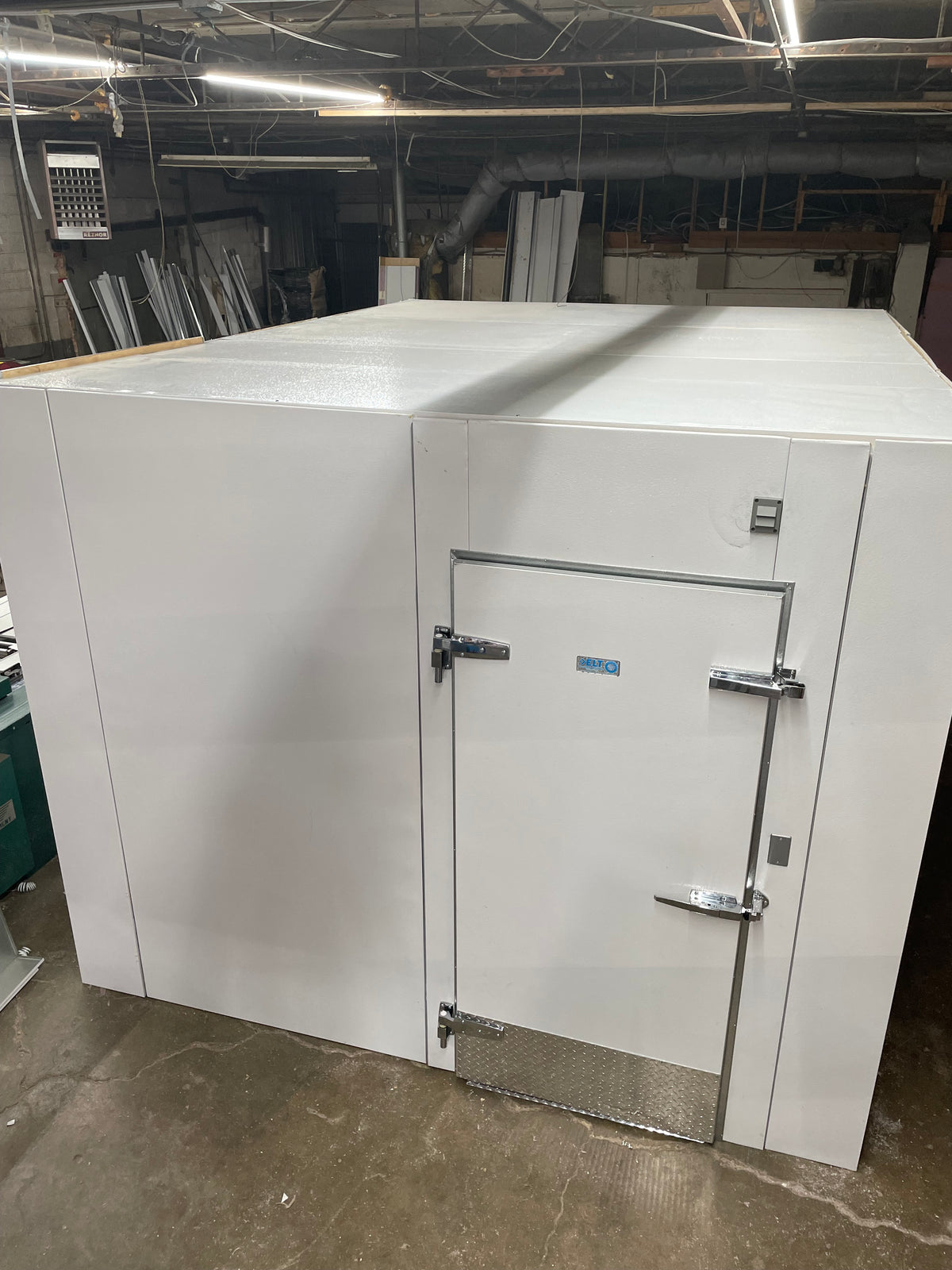 8'x8'x8 high walk in cooler or freezer box - Main Image