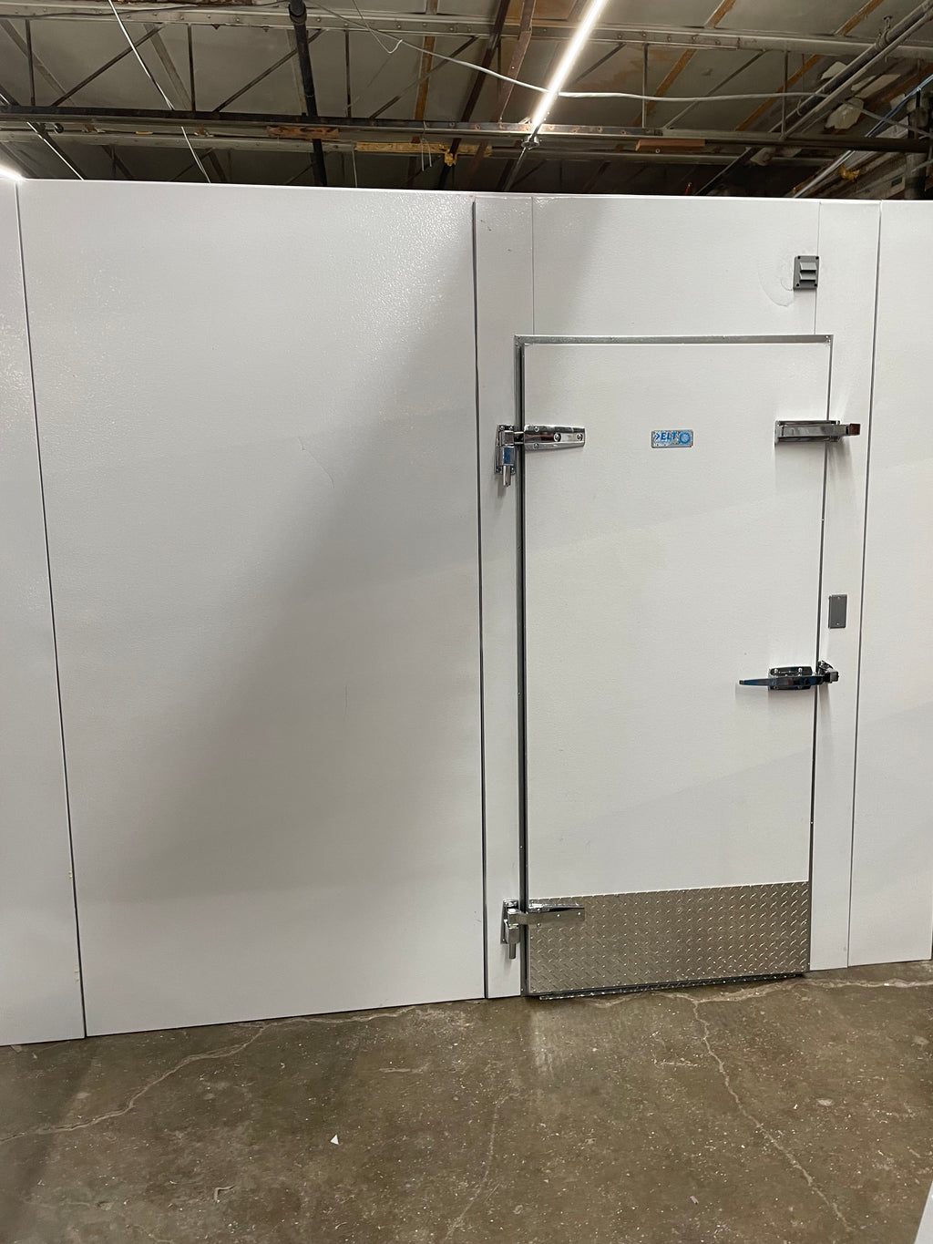 Walk In Box 8'x8'x8 high walk in cooler or freezer box